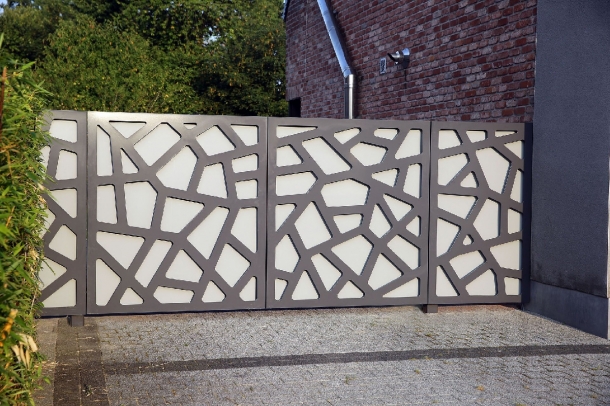 Лазерная резка металла ворота для дачи